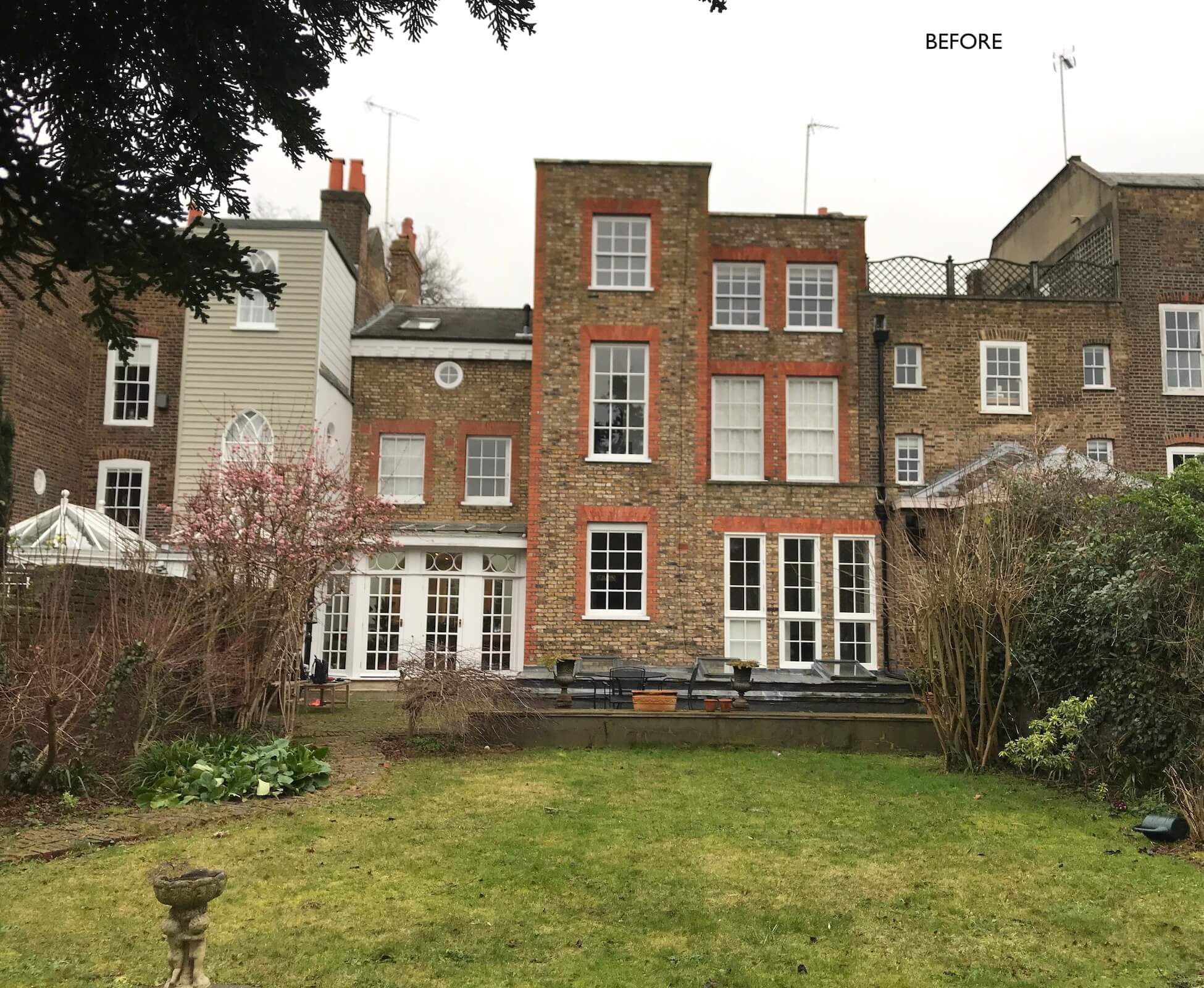 The original house and kitchen extension felt quite uninviting and needed anchoring within the garden, the patio area wasnÕt a particularly pleasant spot to sit.