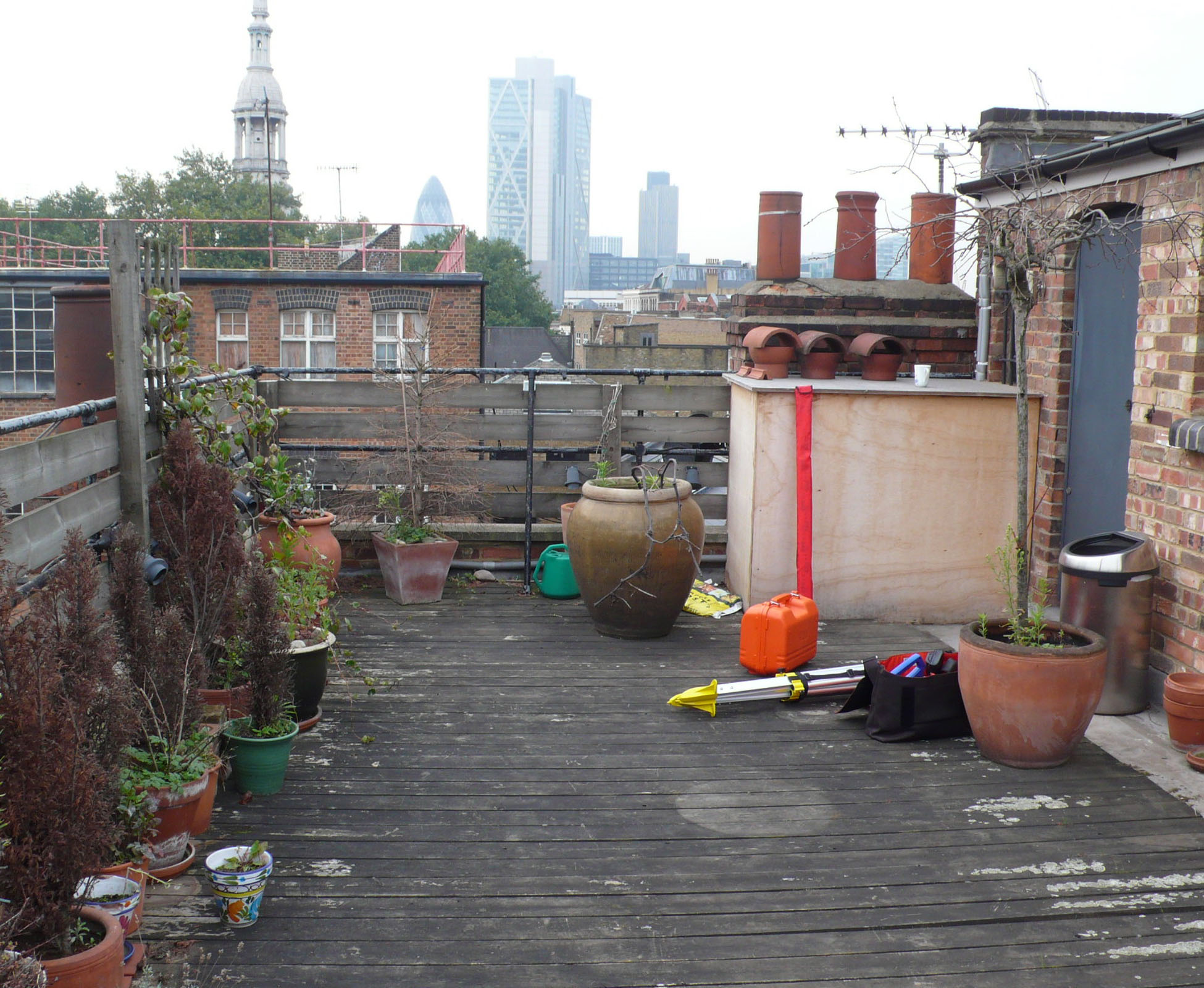 A view of this Shoreditch rooftop before the garden was completed by the landscapers. The design proposed was to emphasise on the beautiful vistas, to enjoy East London skyline whilst softening the edges with a lush planting.
